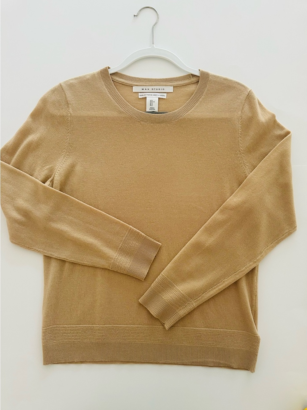 NWOT Women's 100% fine merino wool Camel Crewneck Sweater, L